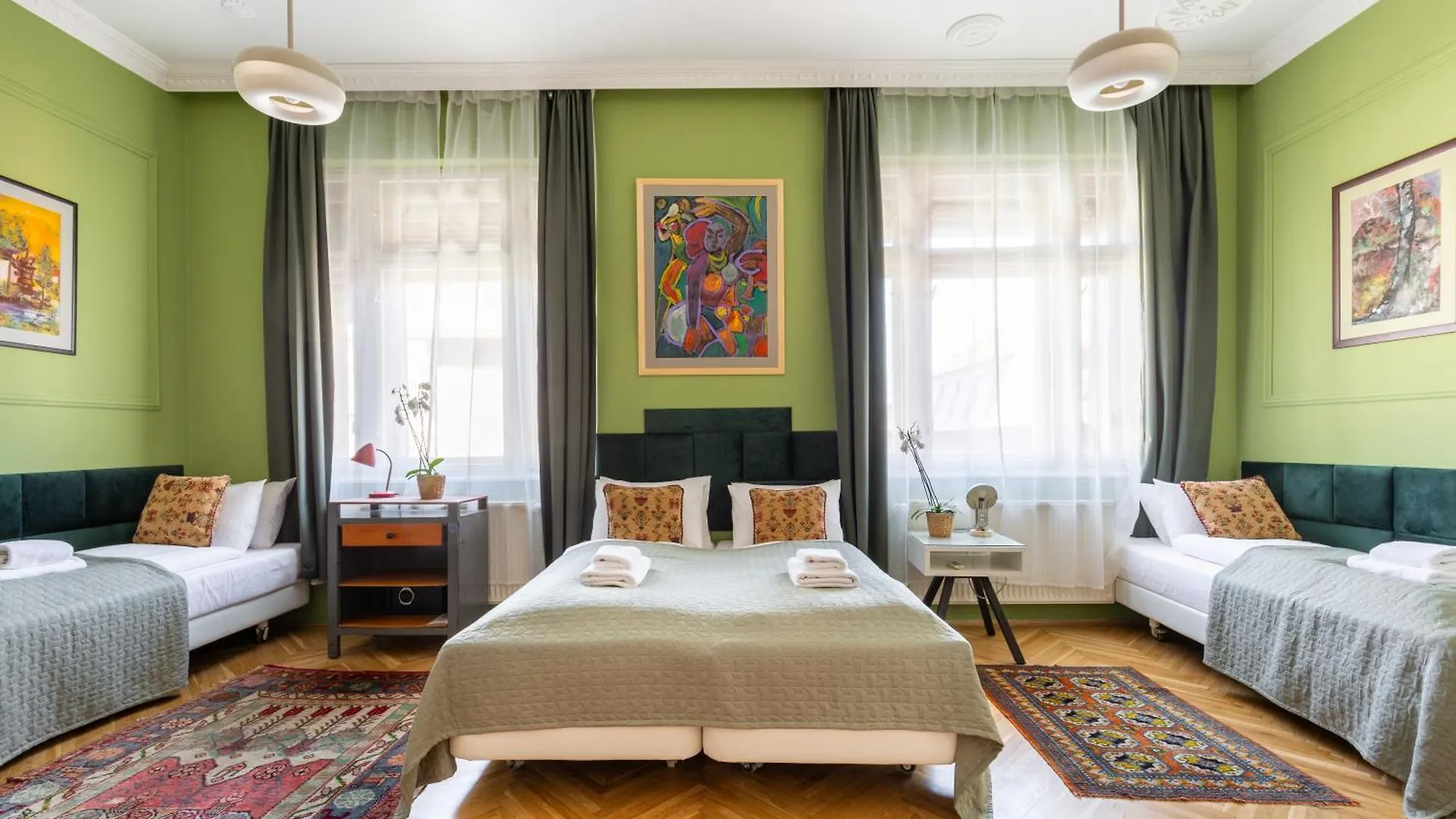 Huge & Stylish In The Center For Up To 20 People Apartment Budapest